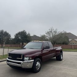 2001 Dodge Ram 3500 Dually 5.9 Diesel Cummins Turbo 5 Speed manual transmission Clean Title. 