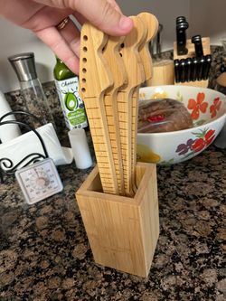 Guitar kitchen utensils