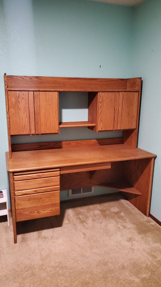 Solid oak desk with hutch (Must Pick Up)