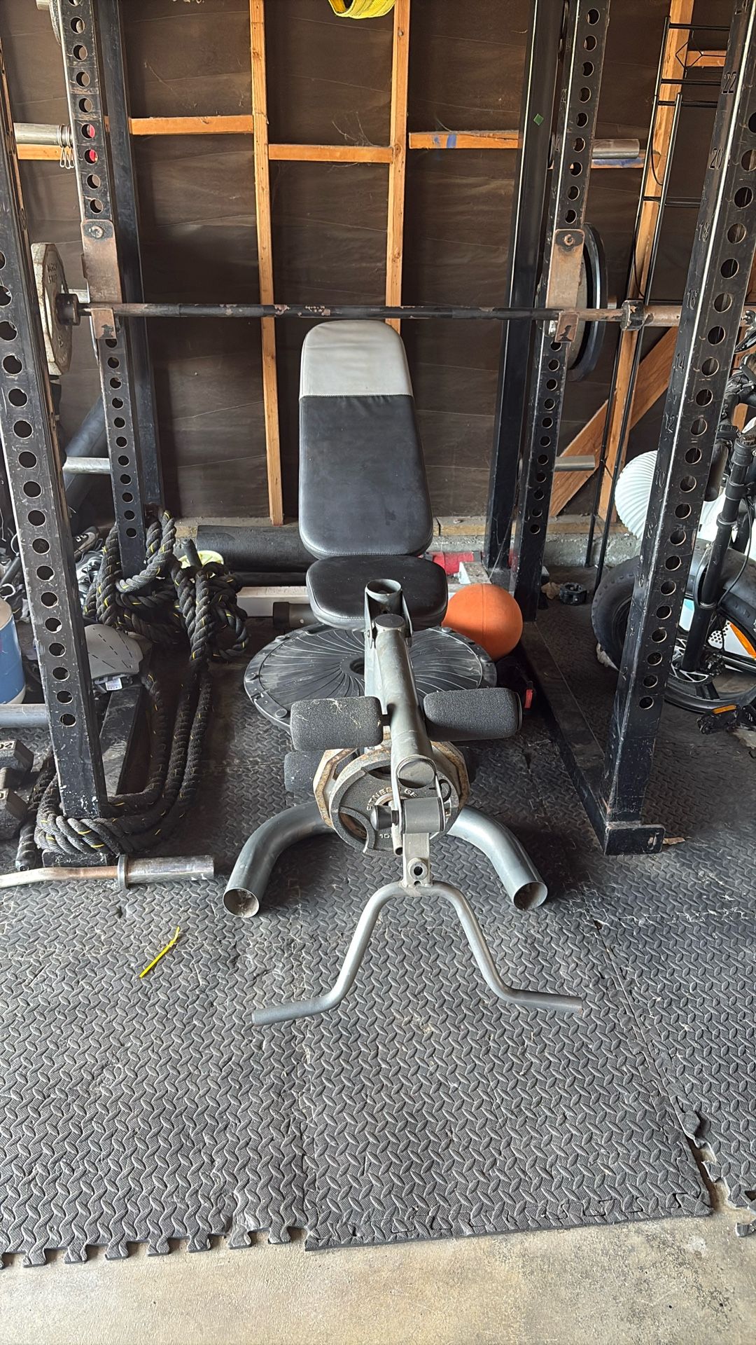 Weight Bench 