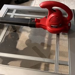 Troy-Bilt TB180B, electric leaf blowers . soplador eléctrico