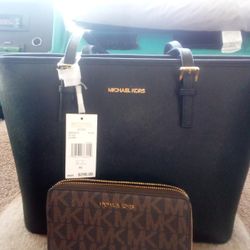 Michael Kors Wallet & Purse
