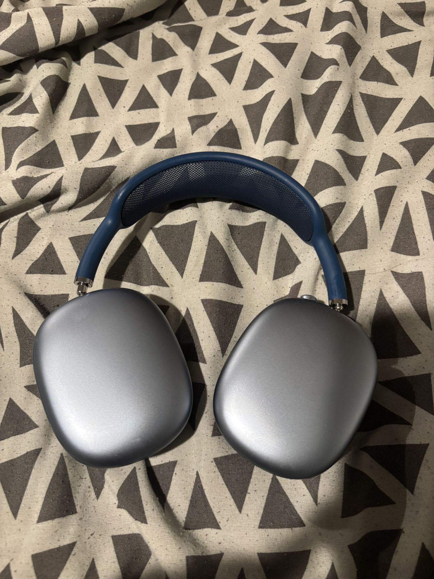 Blue Airpods Max