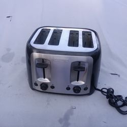 This Is A Used Black & Decker Toaster Works Great