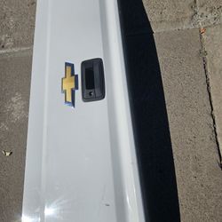 Chevrolet Chevy Silverado  Tailgate Liftgate Oem 14 To 18