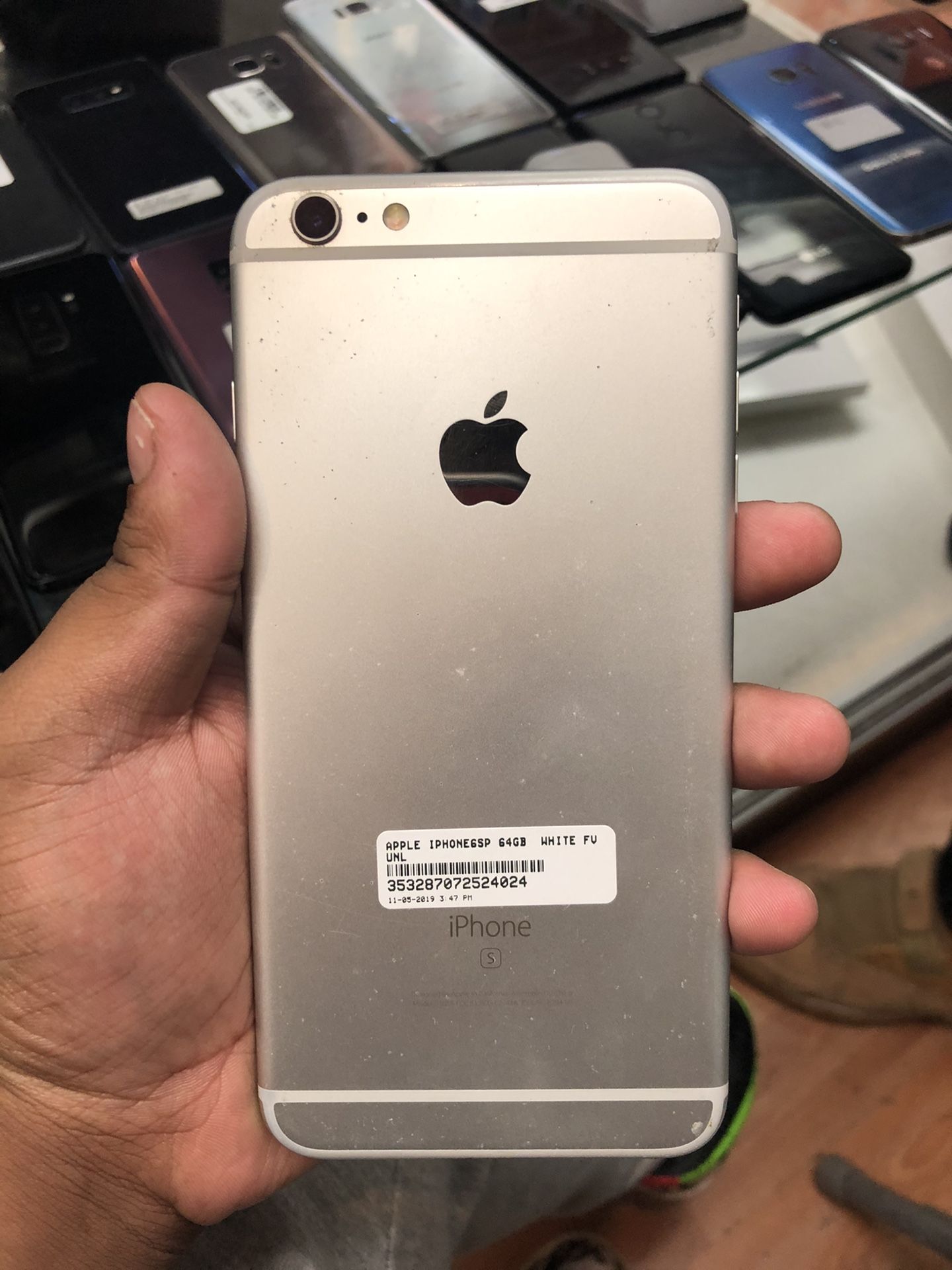 iPhone 6s pls 64gb unlocked