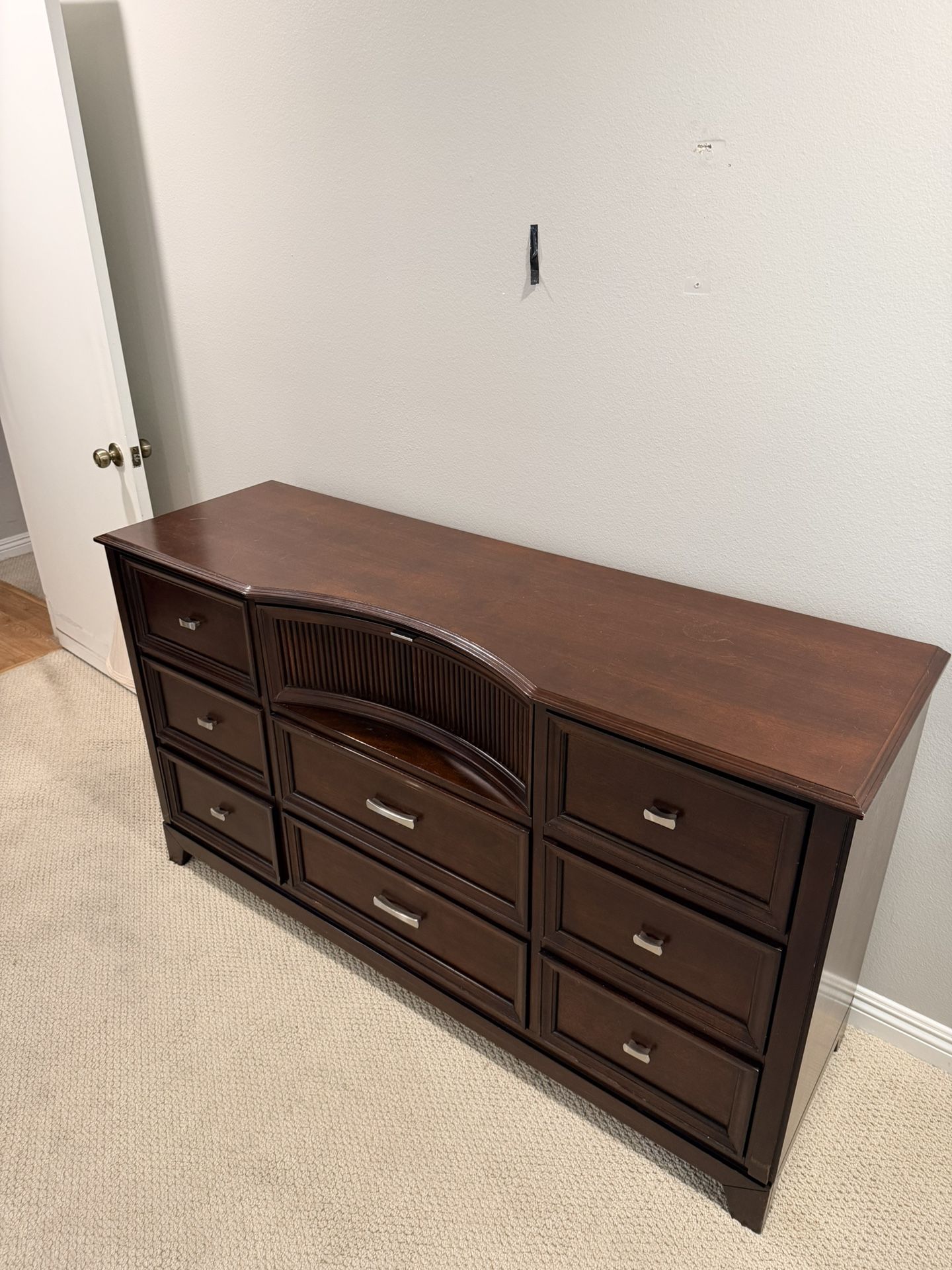 WOOD AMORE DRESSER (9 DRAWER)