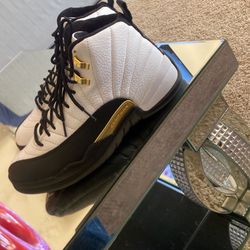 Royalty Taxi “retro 12s
