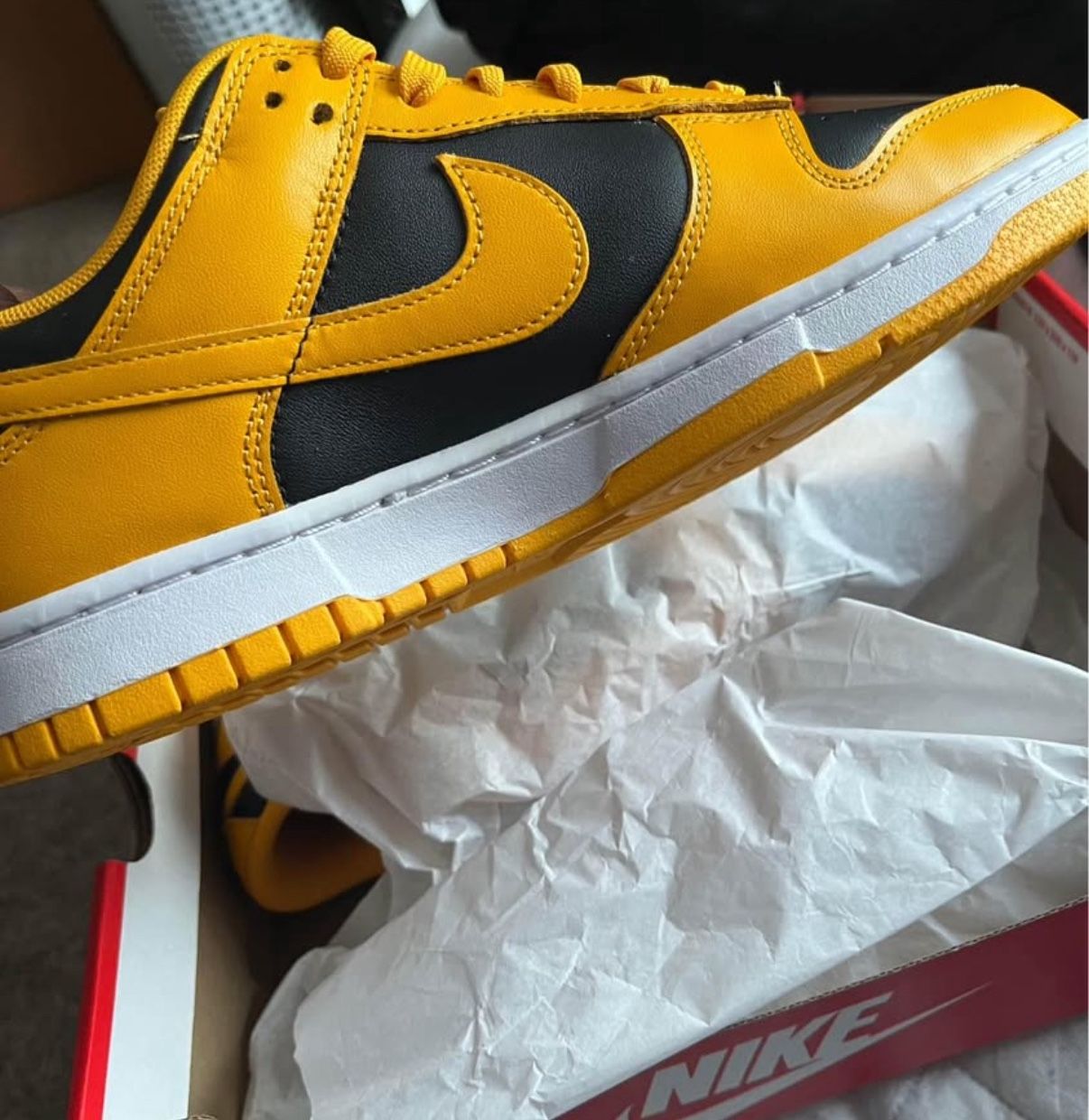 Nike low Dunks (GOLDENROD)