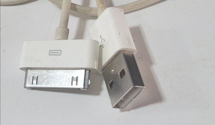 Apple 30 Pin Charger