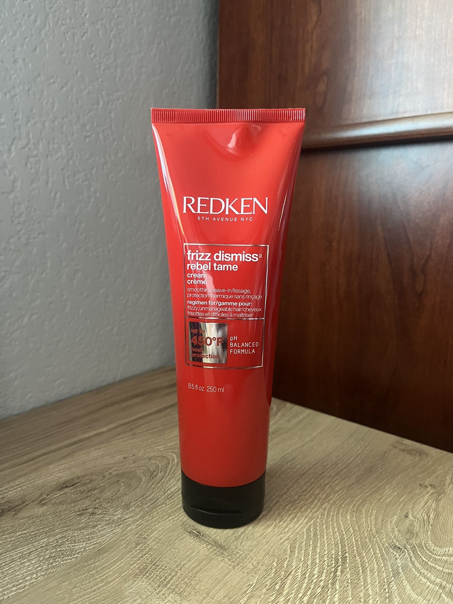REDKEN FRIZZ DISMISS REBEL TIME