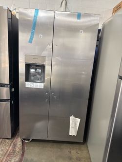 Frigidaire 25.6-cu ft Standard-Depth 36-in Wide Side-by-Side Refrigerator with Ice Maker ,Water and Ice