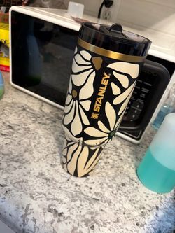 Stanley 40oz tumbler flip top lid