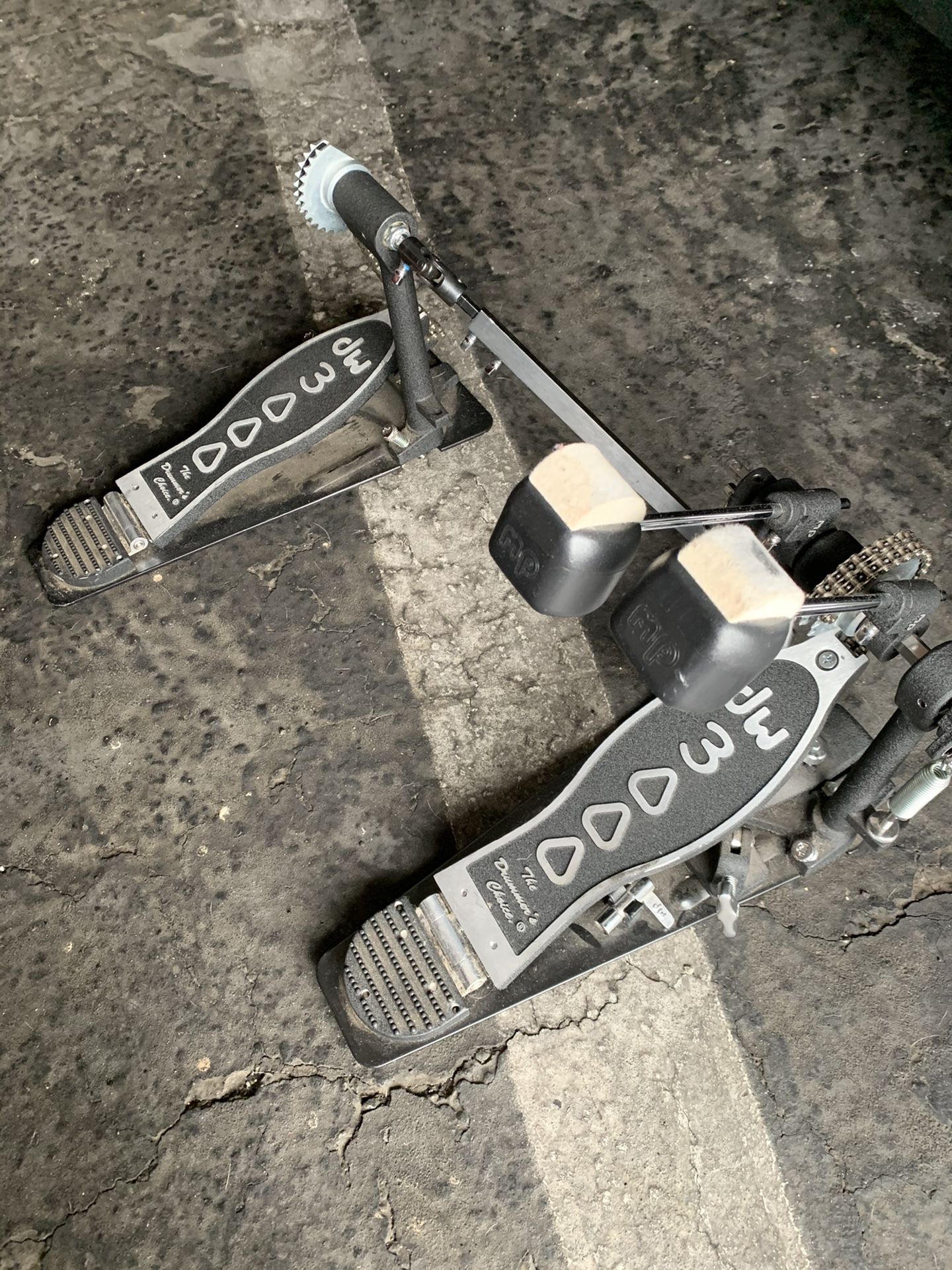 DW 3000 double pedal like new