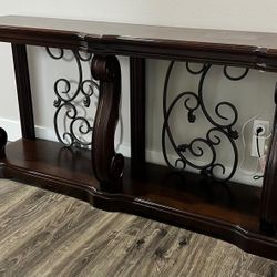 Console Table Entry 