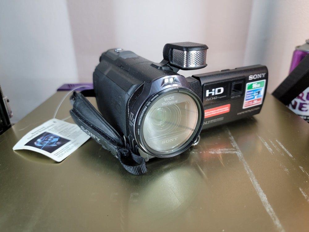 Sony Handycam HDR-PJ790V Camcorder With Built-in Projector!