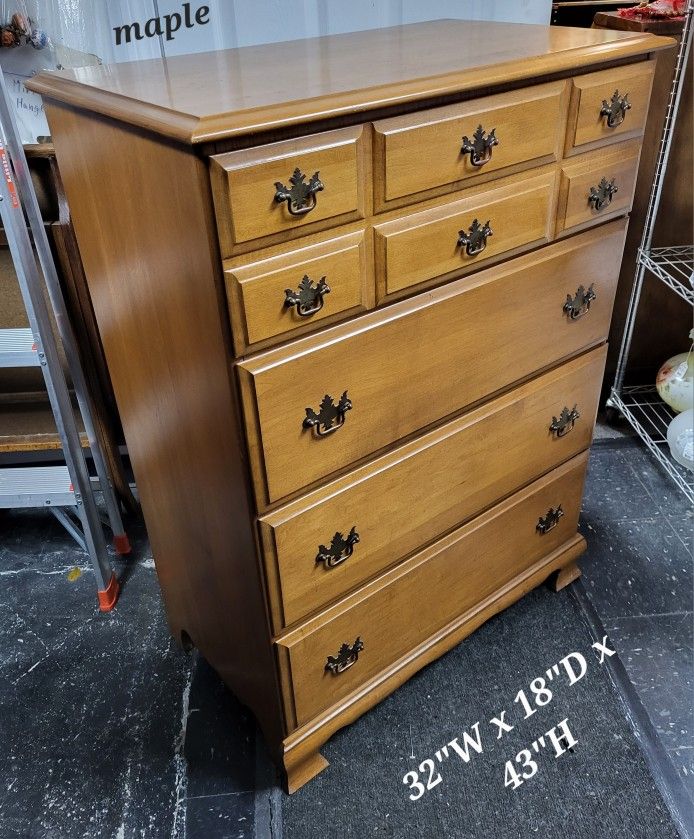 Mid Century Maple 4 Drawer Bureau / Wooden Chest Of Drawers / Quality Furniture