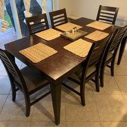 Dining table and Chairs 