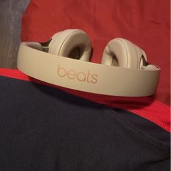 Beats Solo Pro