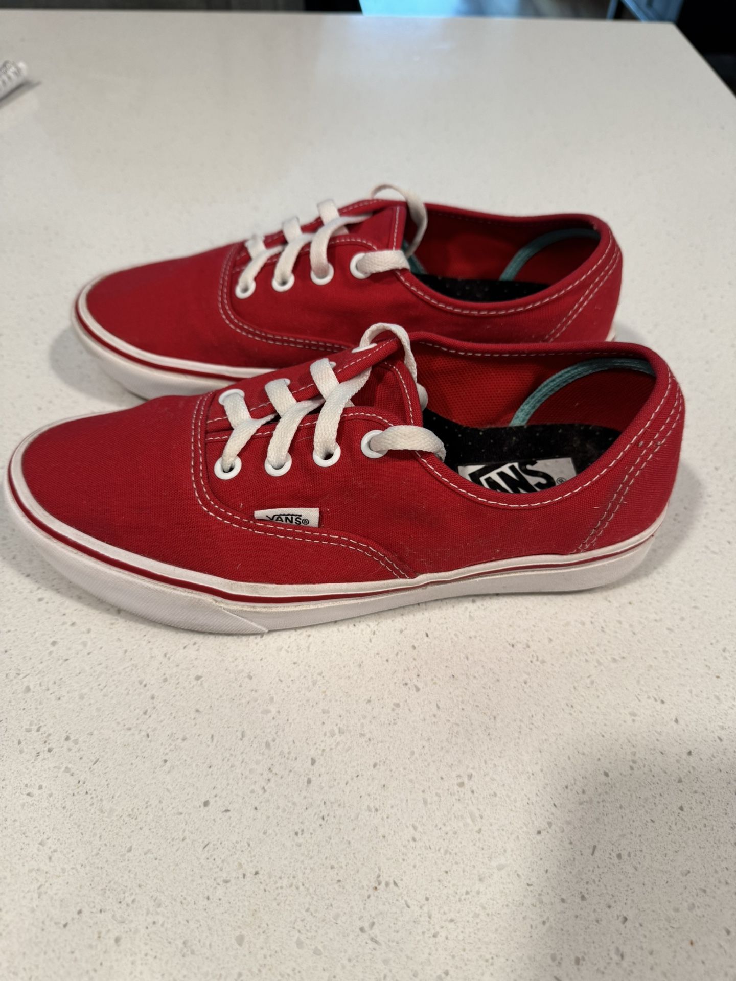 Men’s Size 6 Or Women’s Size 7 1/2 Vans