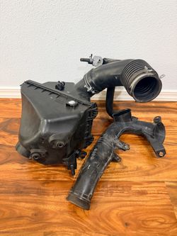 RAV4 Air Intake Box Assembly OEM