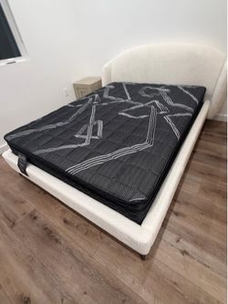 Elite Midnight Pro  queen size mattress pillow top 12”.     New mattress in a plastic sealed  Venta de colchones  ☎️📲call or Tex (213)713-74-89   Hab