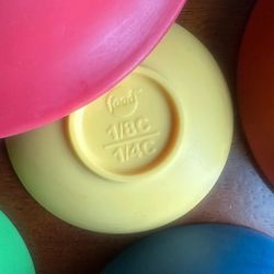 Food Network Set of 5 Silicone Rainbow Nesting Measuring Cups Mixing Bowls. Good   