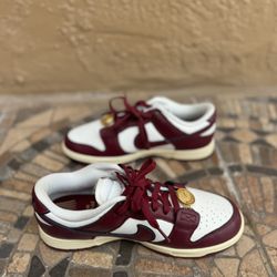 Wmns Dunk Low SE 'Sisterhood - Team Red Nike