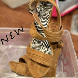 Assorted Women's Shoes - Sz 8-81/2 - ALL for 20