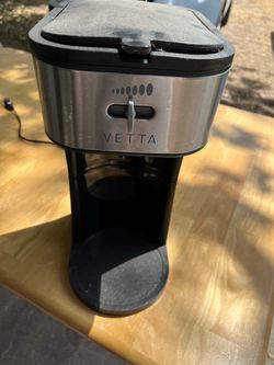 Vetta black and silver iced tea  and coffee maker