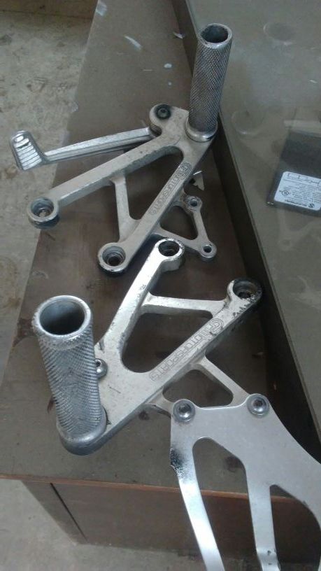 Cf motorsports rear sets f4i