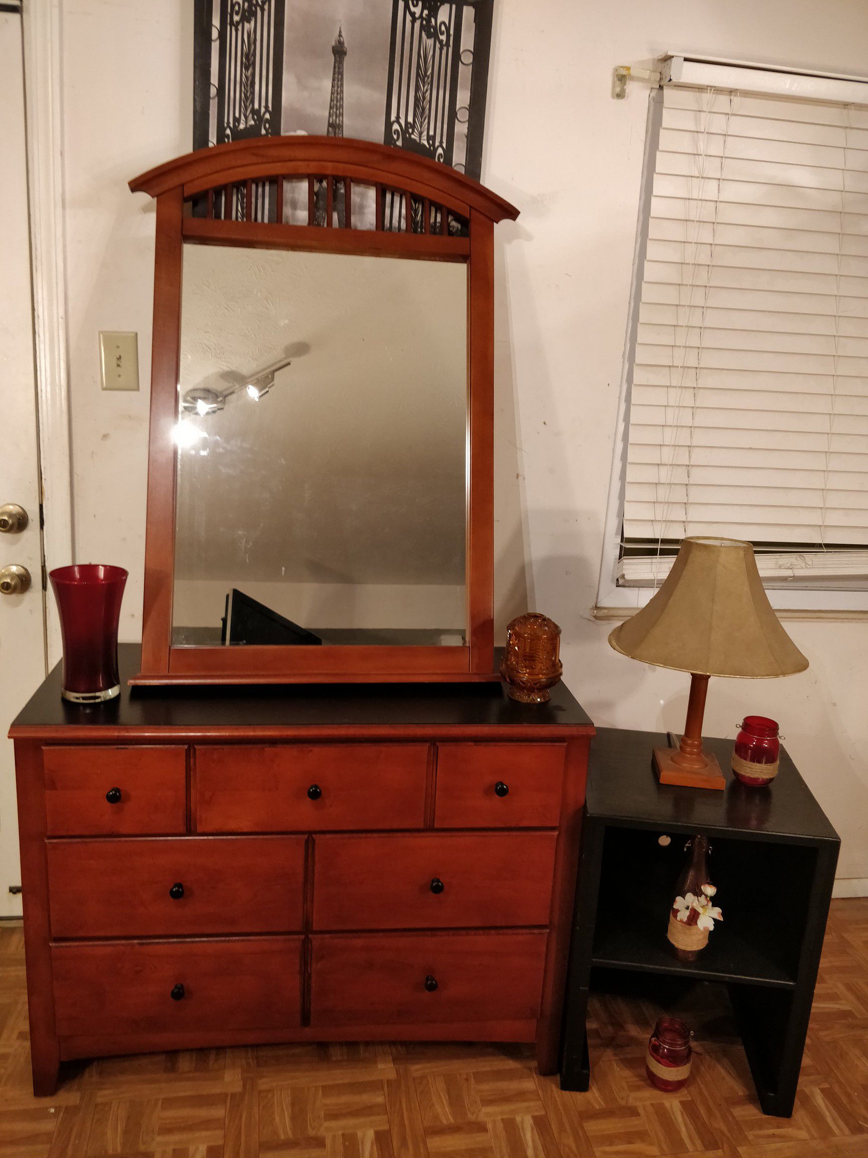 Nice wooden dresser with mirror/ TV stand & side table in good condition, made in USA, all big drawers working well. L40"*W18"*H30.3"