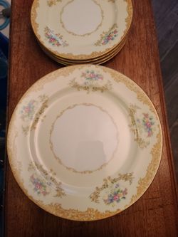 Dinnerware Set of 12 Noritake M Green Wreath Table