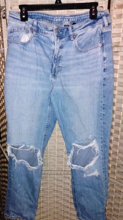 FIRM IN MERCED‼️American Eagle Light Wash Distressed Jeans SIZE 12