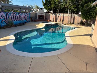 Epoxy flake pool deck