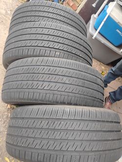 Almost Full Tread / 285 45ZR21 (4) size - 285 45 21