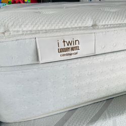 Queen Pillowtop mattress and Boxspring