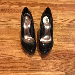Black Heels by Carlos