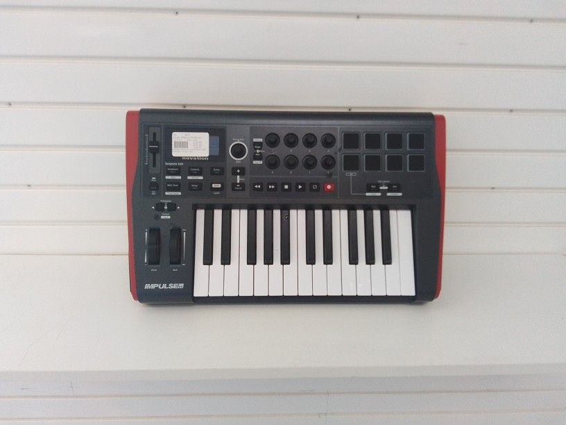 Novation Impulse25 Keyboard