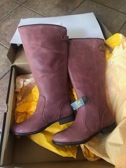 Women's CAT Leather Boots. Size 7. Brand New. Real Leather.