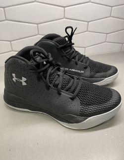 Under Armour  Boys Basketball Shoe