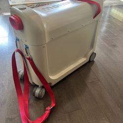 minnow ride on children's suitcase