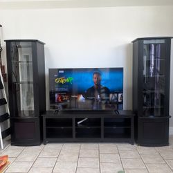 65 Inch Uhd Television With Entertainment Center 750 