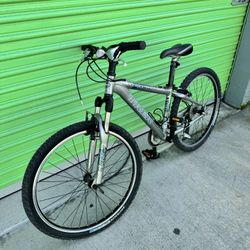 Trek 4300 Mountain Bike Small Frame 