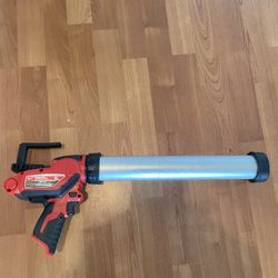 Milwaukee M12 Caulking Gun 20oz W/Short Tube