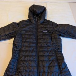 New with Tags Women's Patagonia Nano Puff Hooded