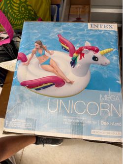 Pool floats