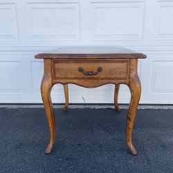 Ethan Allen Country French Lamp Table