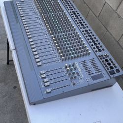 Vintage Carvin DX2442 - 24 Channel Mixing Console w. Effects