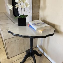 Modern Victorian Vintage Tilt Top Table/ Side Table/ Corner Table 